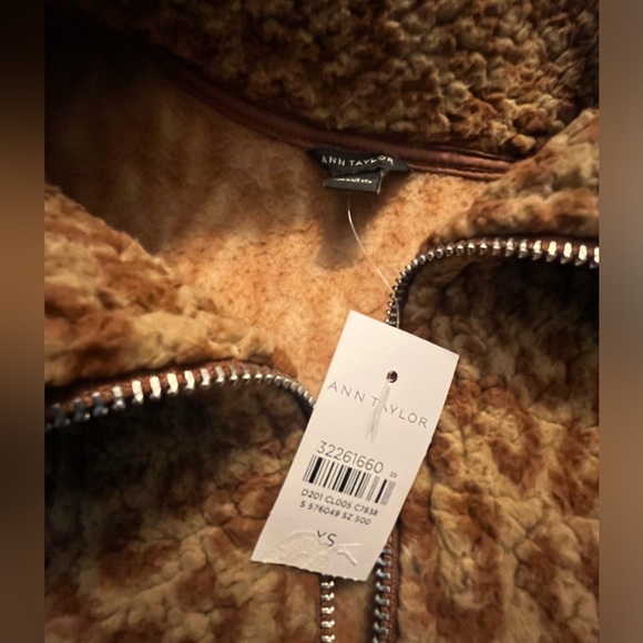 NWT ANN TAYLOR Leopard Print Sherpa Zipper sweatshirt Brown/camel Size XS - Picture 6 of 9